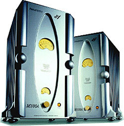 EAR - M100A Solid State Monoblock Power Amplifiers